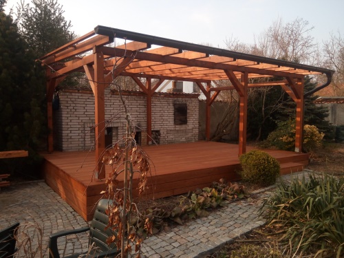 Rekonstrukce - Pergola včetně podlahy a nátěru
